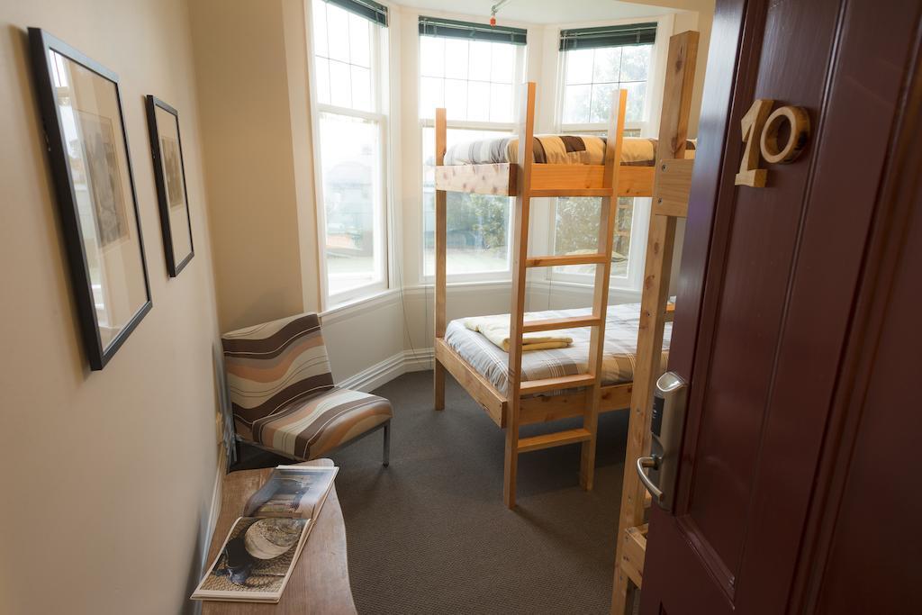 The Dwellington Hostel Kültér fotó