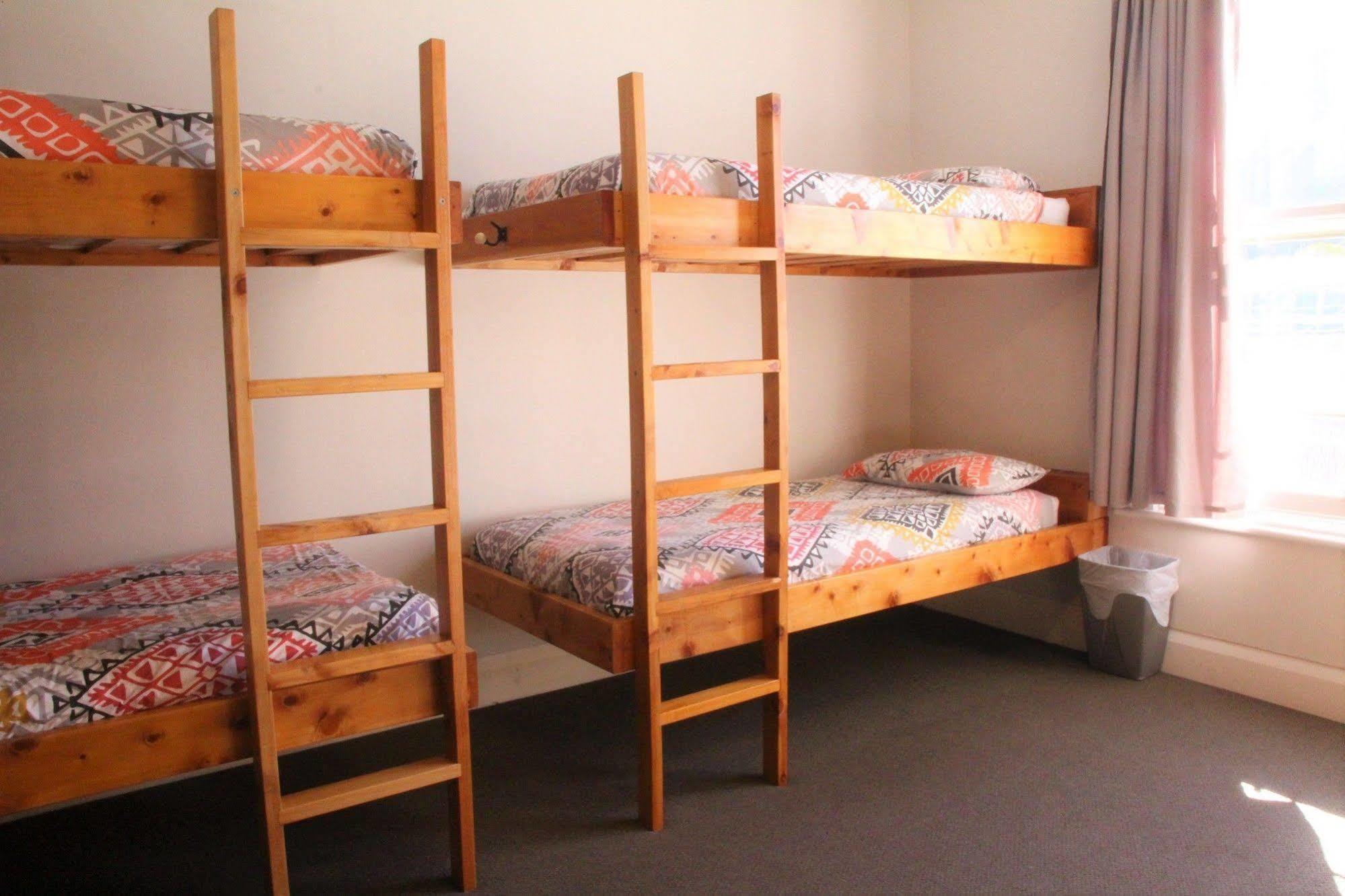 The Dwellington Hostel Kültér fotó