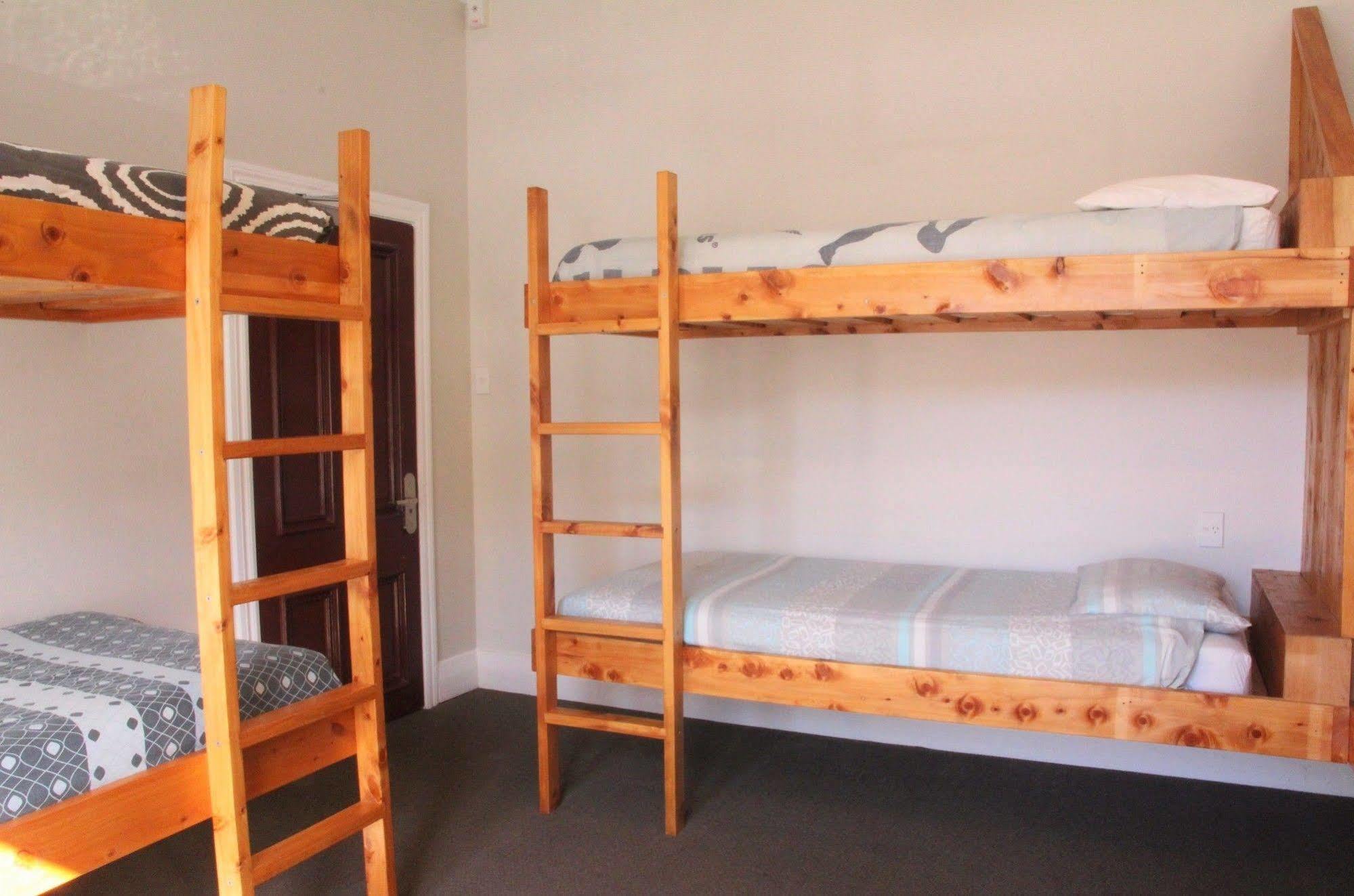The Dwellington Hostel Kültér fotó