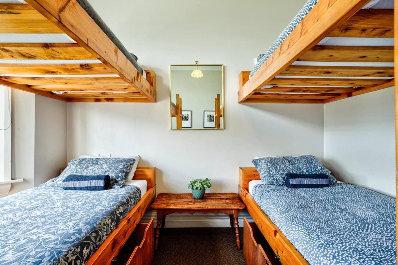 The Dwellington Hostel Kültér fotó